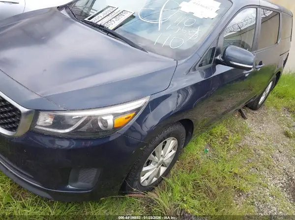 KNDMB5C11H6221712 2017 KIA SEDONA - Image 2