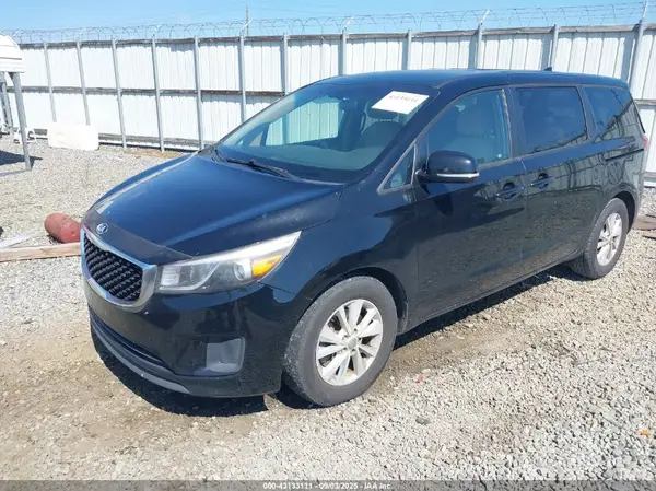 KNDMB5C11H6224948 2017 KIA SEDONA - Image 2