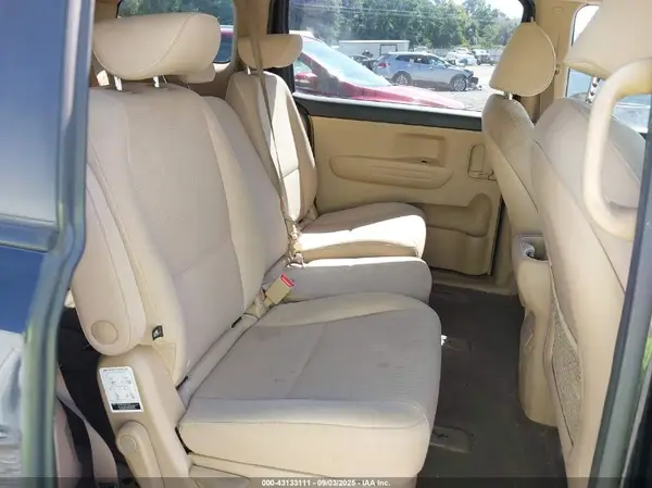KNDMB5C11H6224948 2017 KIA SEDONA - Image 8