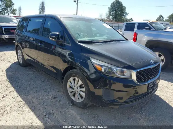 KNDMB5C11H6225906 2017 KIA SEDONA - Image 1