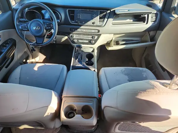 KNDMB5C11H6227400 2017 KIA SEDONA - Image 8