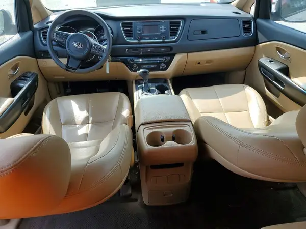 KNDMB5C11H6231947 2017 KIA SEDONA - Image 8