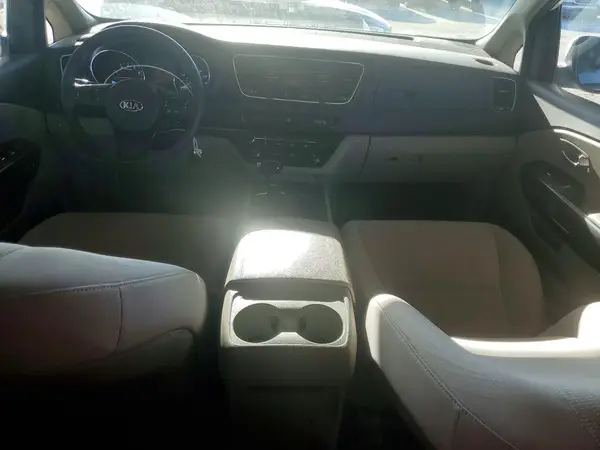 KNDMB5C11H6231964 2017 KIA SEDONA - Image 8
