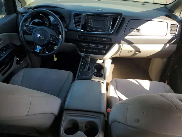 KNDMB5C11H6232189 2017 KIA SEDONA - Image 8