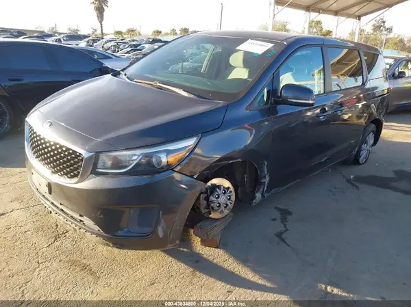 KNDMB5C11H6233178 2017 KIA SEDONA - Image 2