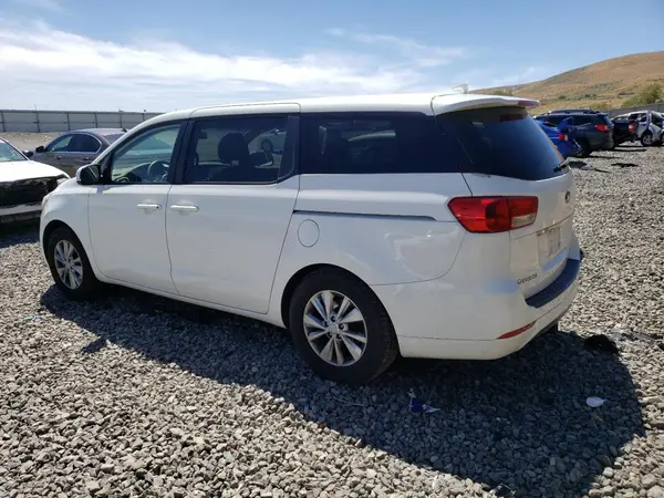 KNDMB5C11H6233570 2017 KIA SEDONA - Image 2