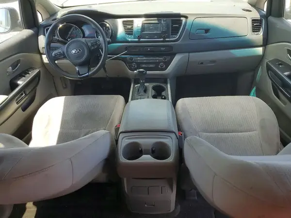KNDMB5C11H6234251 2017 KIA SEDONA - Image 8