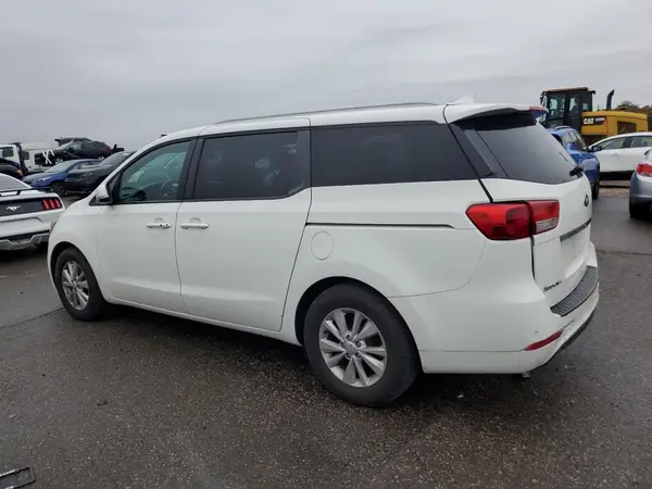 KNDMB5C11H6239210 2017 KIA SEDONA - Image 2