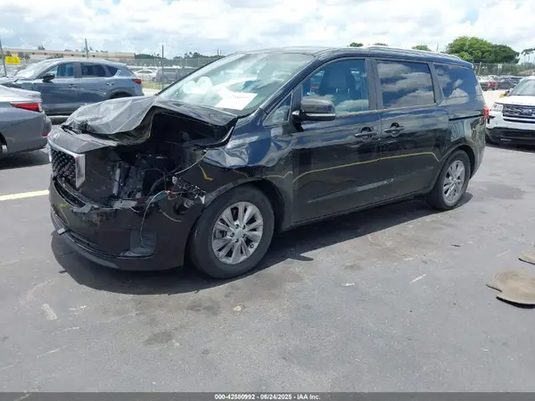 KNDMB5C11H6243290 2017 KIA SEDONA - Image 2