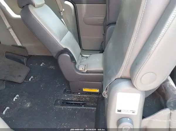 KNDMB5C11H6249073 2017 KIA SEDONA - Image 8