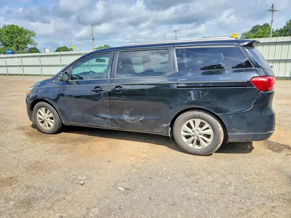 KNDMB5C11H6249493 2017 KIA SEDONA - Image 2