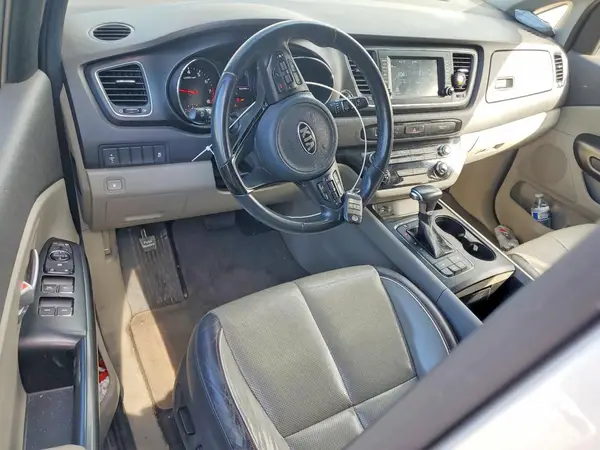 KNDMB5C11H6251924 2017 KIA SEDONA - Image 8