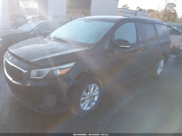 KNDMB5C11H6252779 2017 KIA SEDONA - Image 2