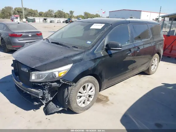 KNDMB5C11H6265967 2017 KIA SEDONA - Image 2