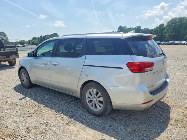 KNDMB5C11H6266522 2017 KIA SEDONA - Image 2