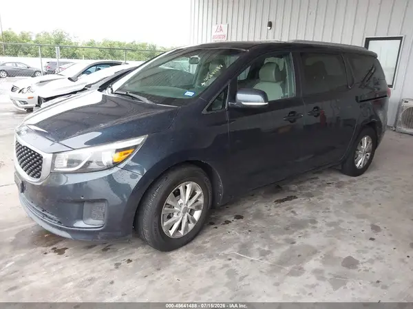 KNDMB5C11H6266570 2017 KIA SEDONA - Image 2
