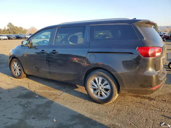 KNDMB5C11H6268710 2017 KIA SEDONA - Image 2