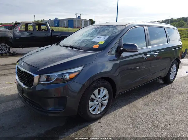 KNDMB5C11H6269405 2017 KIA SEDONA - Image 2