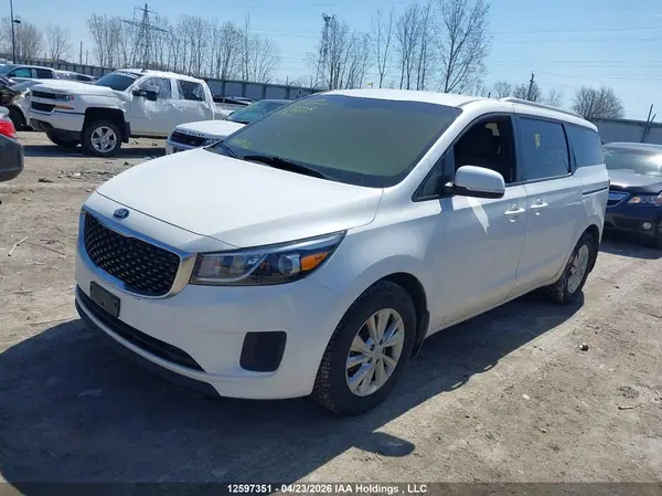 KNDMB5C11H6278007 2017 KIA SEDONA - Image 2