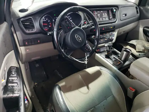KNDMB5C11H6281277 2017 KIA SEDONA - Image 8