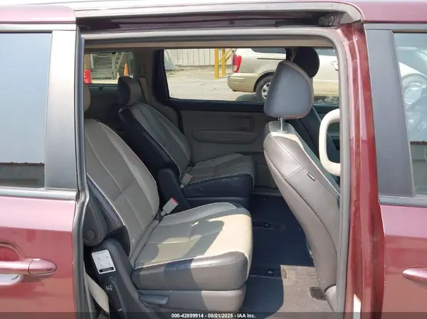KNDMB5C11H6283790 2017 KIA SEDONA - Image 8