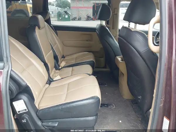 KNDMB5C11H6284681 2017 KIA SEDONA - Image 8