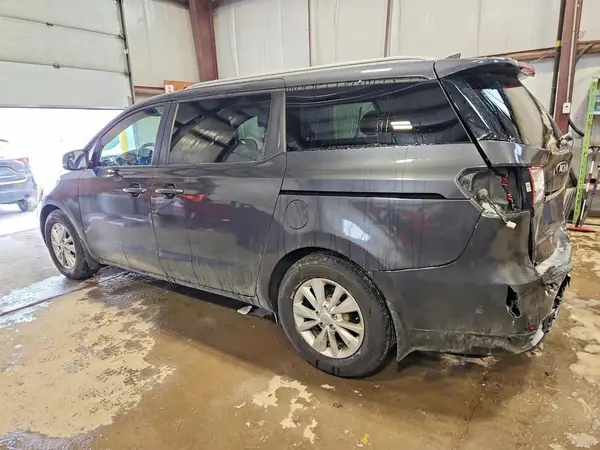 KNDMB5C11H6290853 2017 KIA SEDONA - Image 2