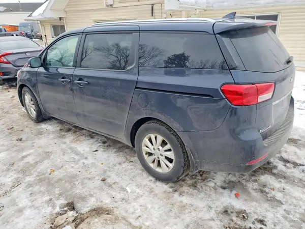KNDMB5C11H6292506 2017 KIA SEDONA - Image 2