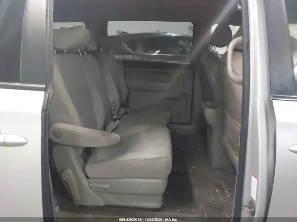 KNDMB5C11H6306730 2017 KIA SEDONA - Image 8