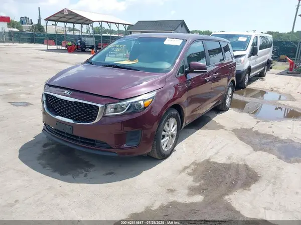 KNDMB5C11H6308493 2017 KIA SEDONA - Image 2