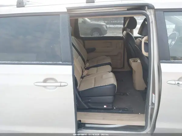 KNDMB5C11H6310132 2017 KIA SEDONA - Image 8