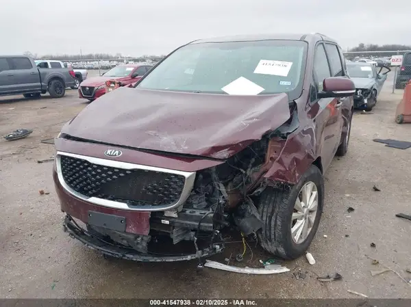 KNDMB5C11H6315654 2017 KIA SEDONA - Image 2