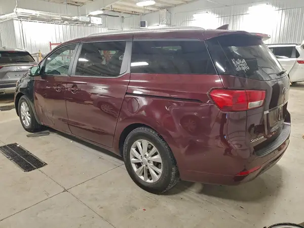 KNDMB5C11H6315668 2017 KIA SEDONA - Image 2