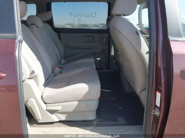 KNDMB5C11H6322426 2017 KIA SEDONA - Image 8