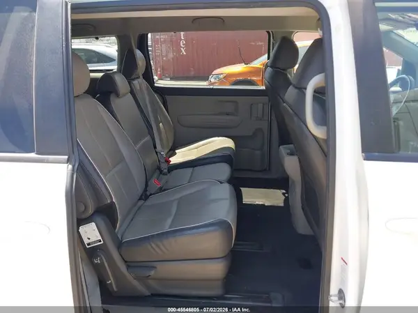 KNDMB5C11H6326217 2017 KIA SEDONA - Image 8