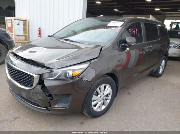 KNDMB5C11H6331613 2017 KIA SEDONA - Image 2
