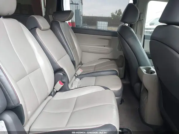 KNDMB5C11H6331613 2017 KIA SEDONA - Image 8