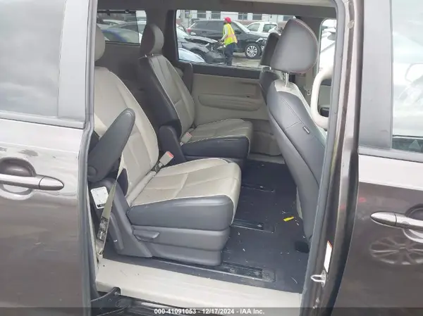 KNDMB5C11H6334866 2017 KIA SEDONA - Image 8