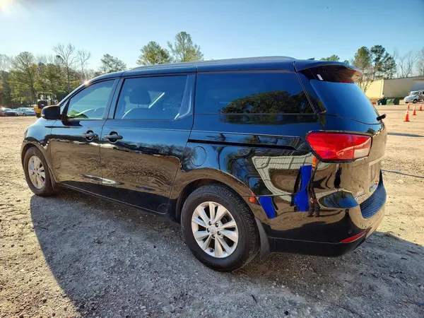 KNDMB5C11J6350801 2018 KIA SEDONA - Image 2