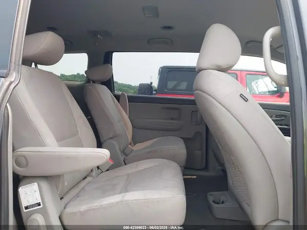 KNDMB5C11J6389131 2018 KIA SEDONA - Image 8