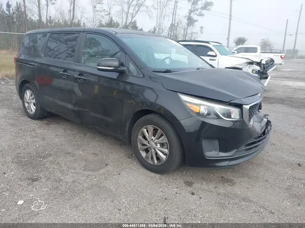 KNDMB5C11J6389971 2018 KIA SEDONA - Image 1