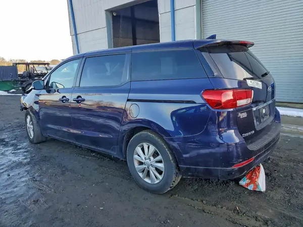 KNDMB5C11J6390327 2018 KIA SEDONA - Image 2
