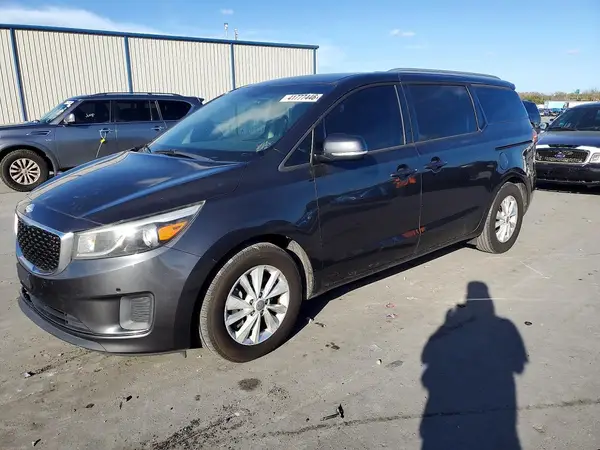 KNDMB5C11J6395530 2018 KIA SEDONA - Image 1