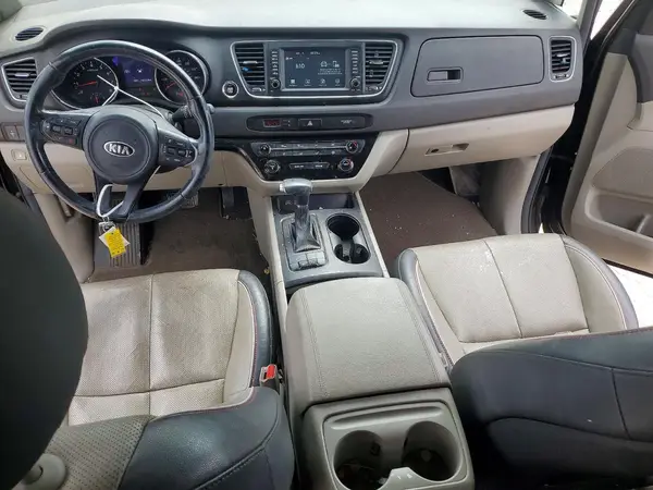 KNDMB5C11J6398637 2018 KIA SEDONA - Image 8