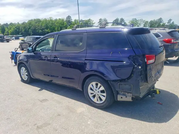 KNDMB5C11J6410673 2018 KIA SEDONA - Image 2