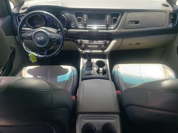 KNDMB5C11J6410673 2018 KIA SEDONA - Image 8