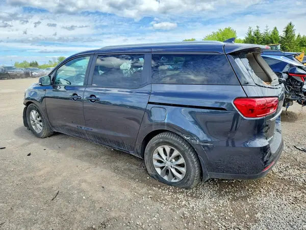 KNDMB5C11K6463746 2019 KIA SEDONA - Image 2