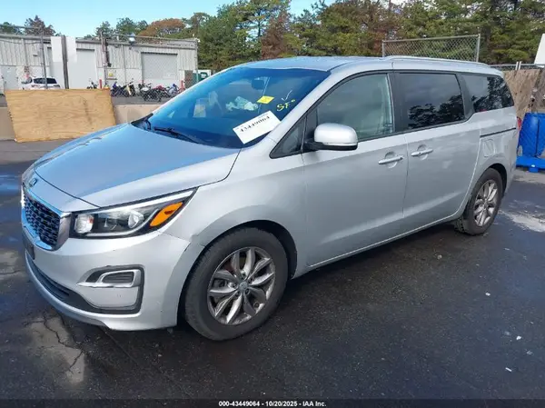 KNDMB5C11K6515943 2019 KIA SEDONA - Image 2