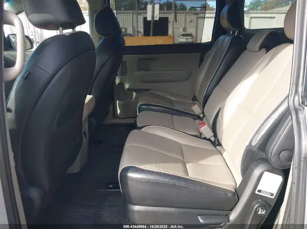 KNDMB5C11K6515943 2019 KIA SEDONA - Image 8