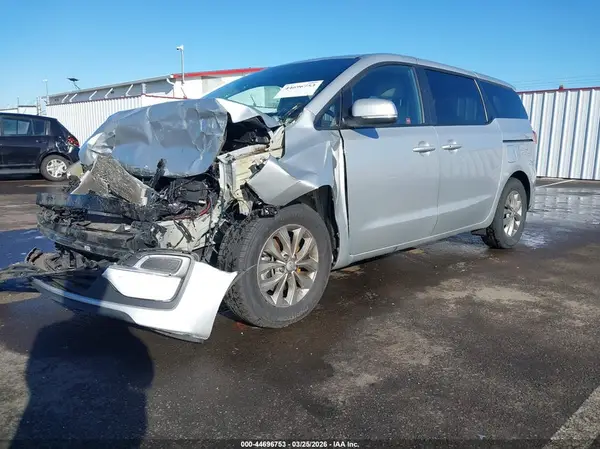 KNDMB5C11K6547906 2019 KIA SEDONA - Image 2